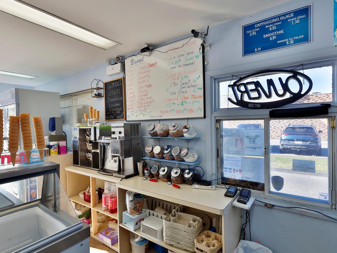 Commerce - 3385 Boul. Dagenais O., Laval (Fabreville), QC - Indoor Photo Showing Other Room