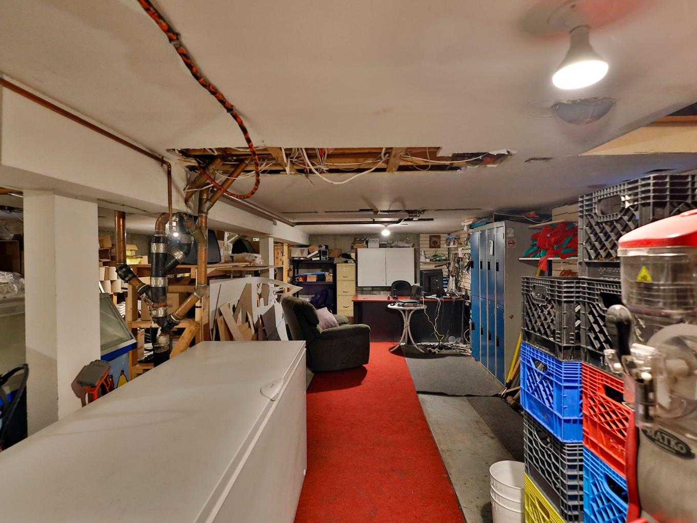 Commerce - 3385 Boul. Dagenais O., Laval (Fabreville), QC - Indoor