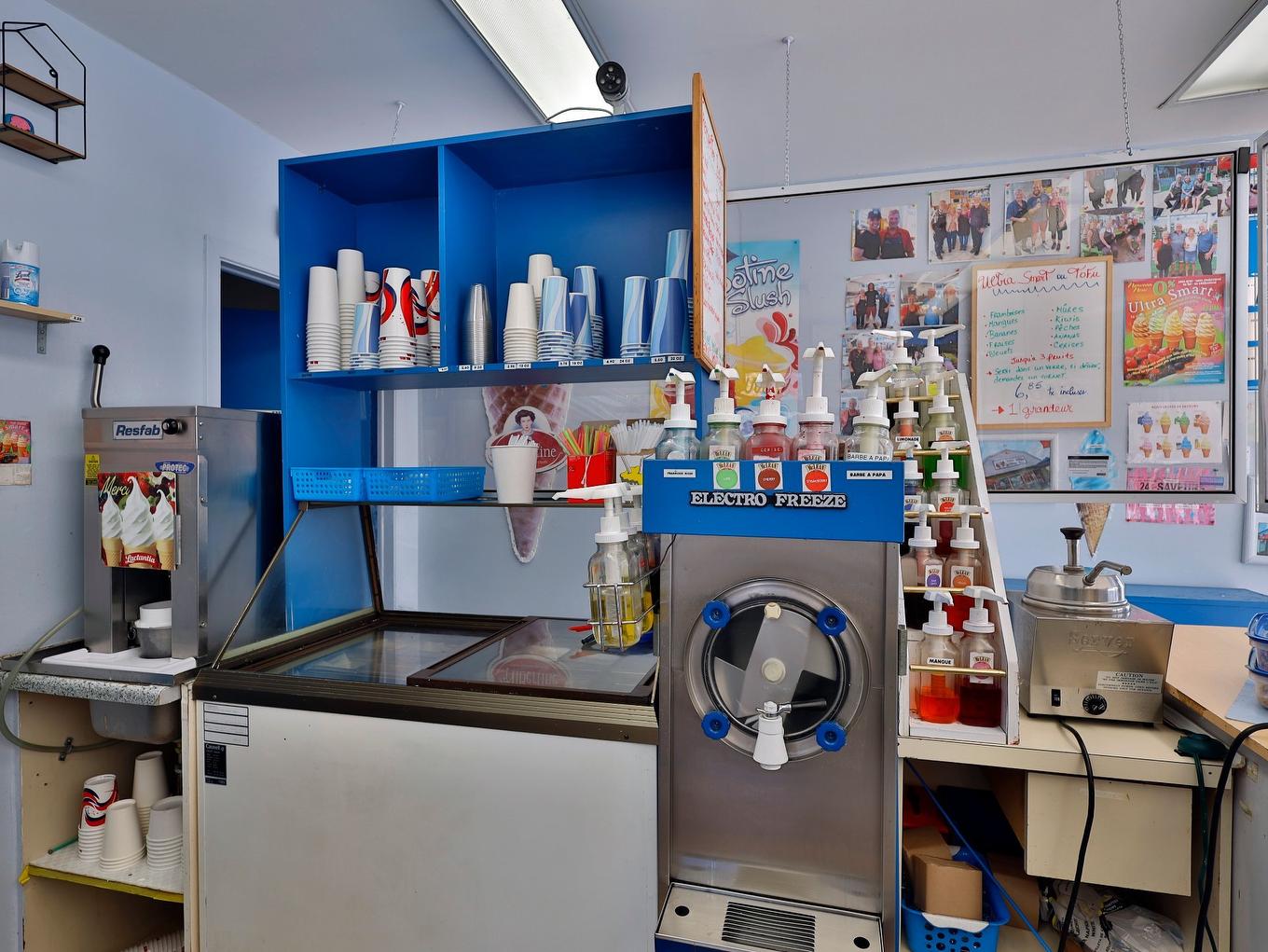 Commerce - 3385 Boul. Dagenais O., Laval (Fabreville), QC - Indoor Photo Showing Other Room