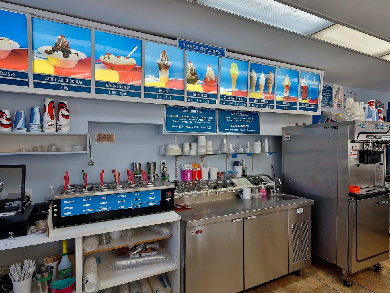 Commerce - 3385 Boul. Dagenais O., Laval (Fabreville), QC - Indoor Photo Showing Laundry Room