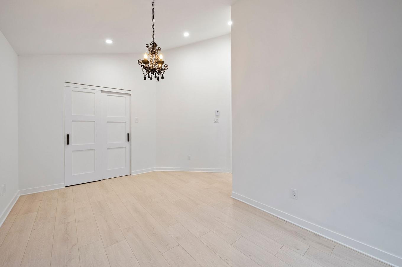 Primary bedroom - 646 Rue Valiquette, Sainte-Adèle, QC - Indoor Photo Showing Other Room