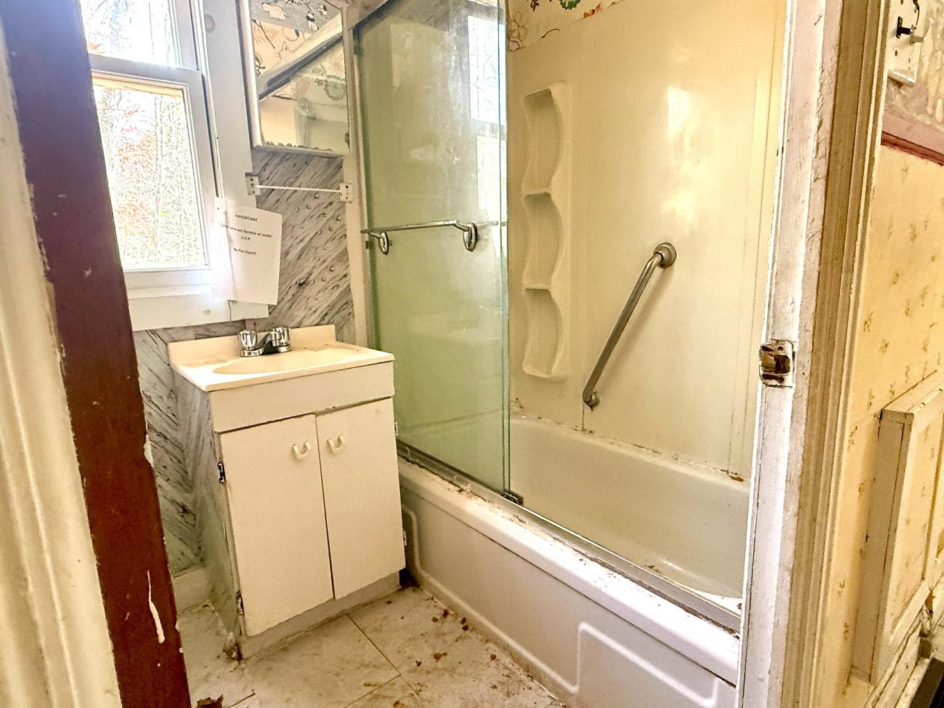 Bathroom - 28 Crois. Downs, Sherbrooke (Lennoxville), QC - Indoor Photo Showing Bathroom