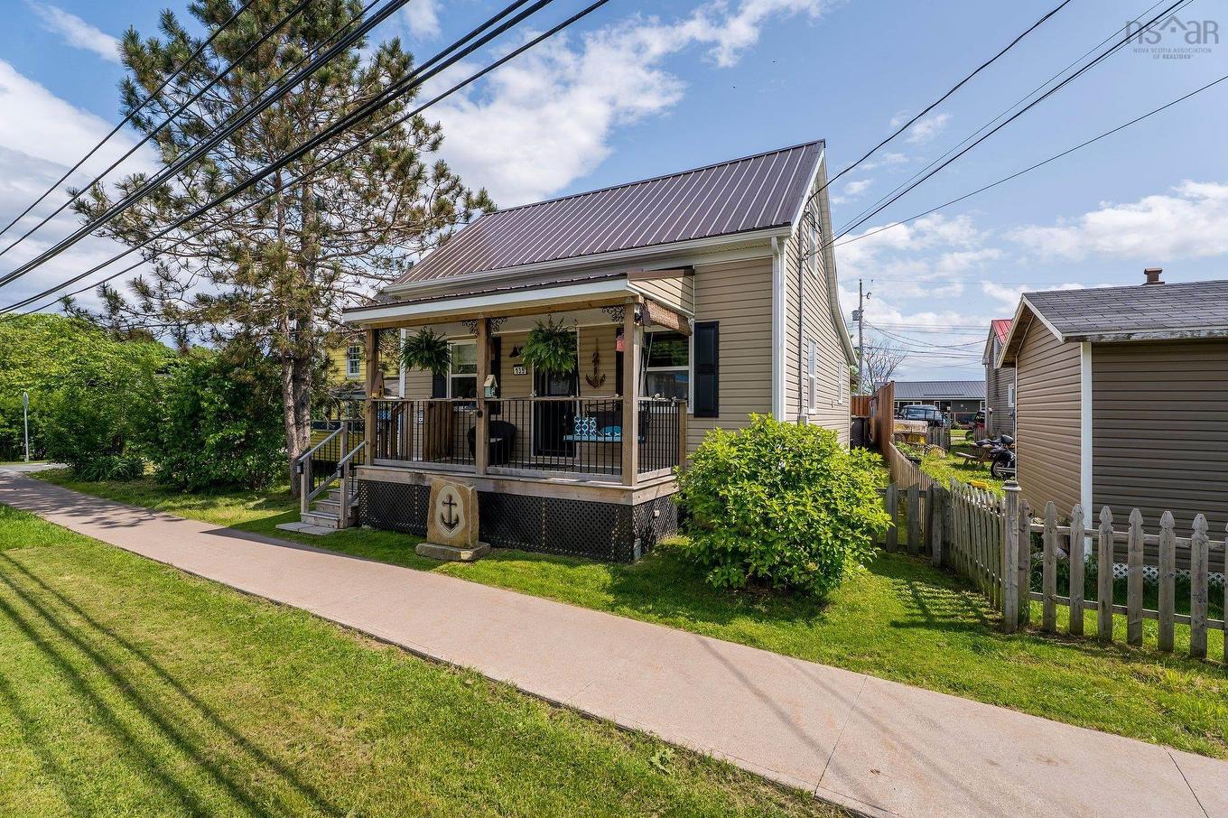 135 West River Road, Pictou, NS