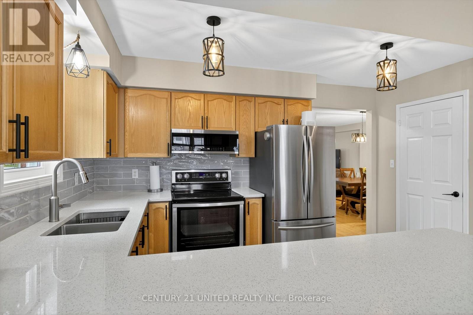 1410 Lillico Crescent, Peterborough (Monaghan Ward 2), ON - Indoor Photo Showing Kitchen With Double Sink