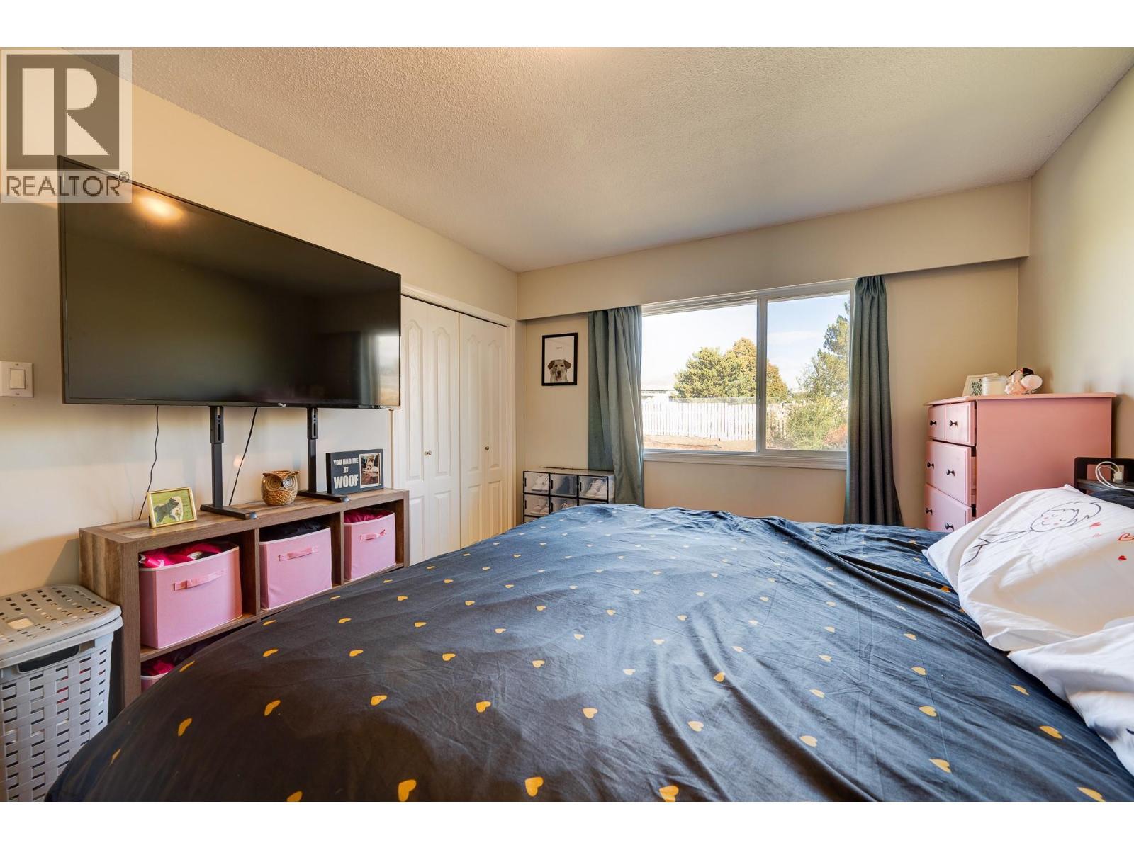 770 Sherwood Drive, Kamloops, BC - Indoor Photo Showing Bedroom