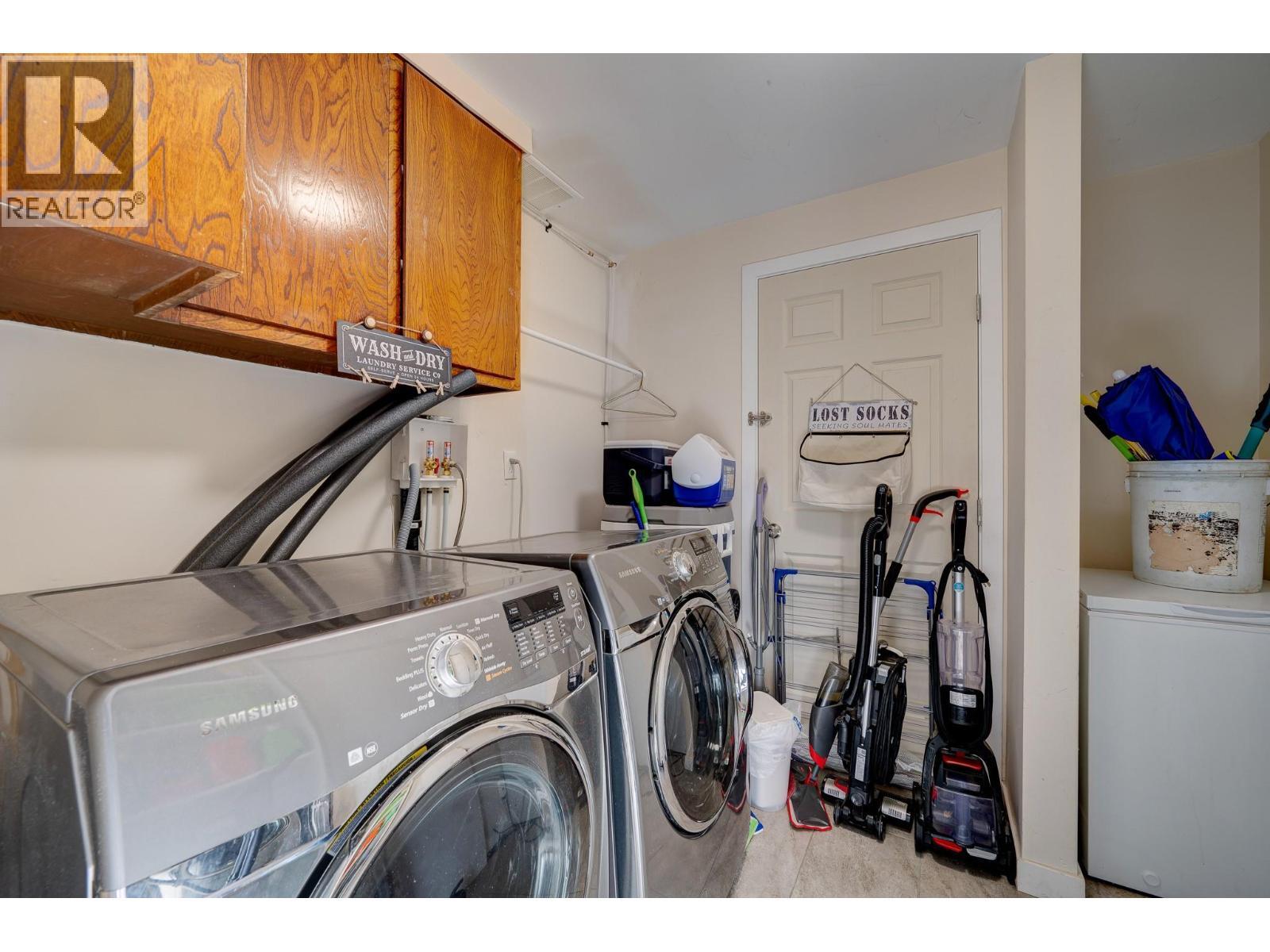 770 Sherwood Drive, Kamloops, BC - Indoor Photo Showing Laundry Room