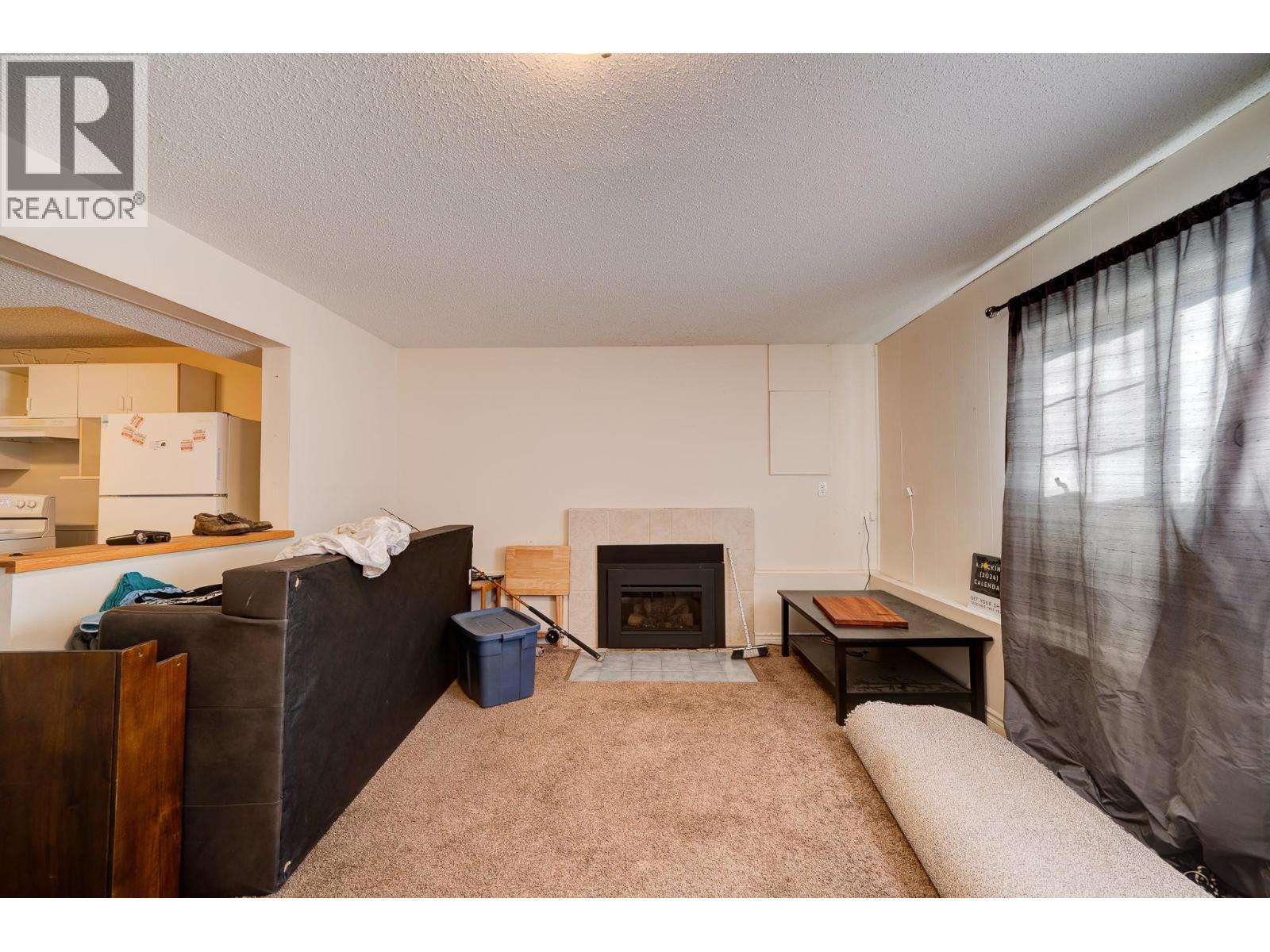 770 Sherwood Drive, Kamloops, BC - Indoor With Fireplace