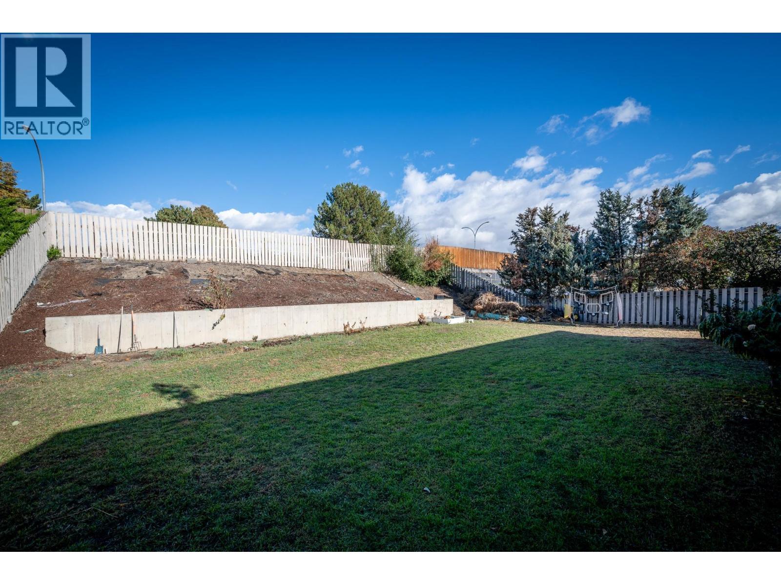 770 Sherwood Drive, Kamloops, BC - Outdoor With Backyard