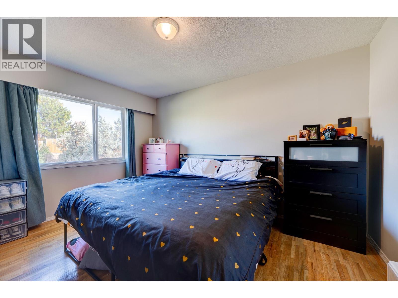 770 Sherwood Drive, Kamloops, BC - Indoor Photo Showing Bedroom