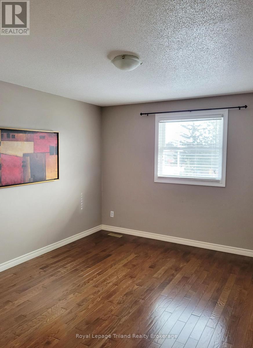 Unit 5 - 395 Springbank Avenue N, Woodstock (Woodstock - North), ON - Indoor Photo Showing Other Room