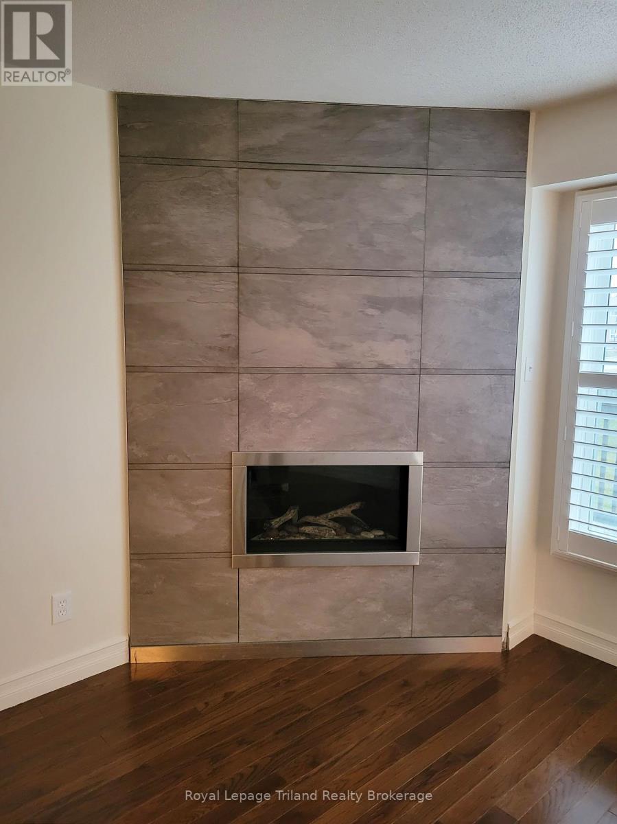 Unit 5 - 395 Springbank Avenue N, Woodstock (Woodstock - North), ON - Indoor Photo Showing Other Room