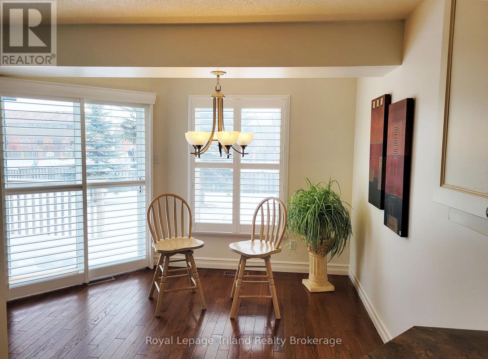 Unit 5 - 395 Springbank Avenue N, Woodstock (Woodstock - North), ON - Indoor