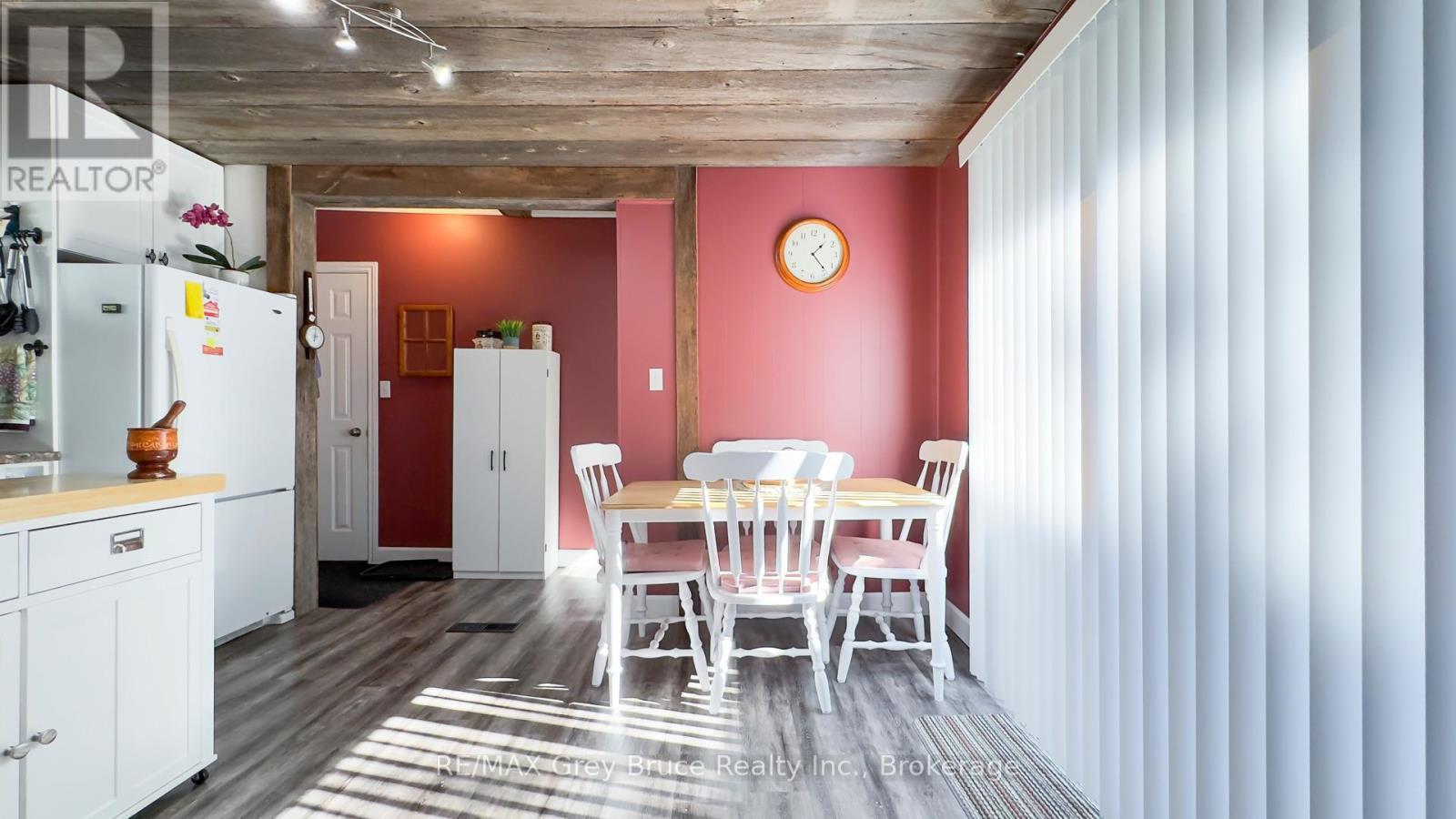 173 5Th Avenue Sw, Arran-Elderslie, ON - Indoor Photo Showing Dining Room