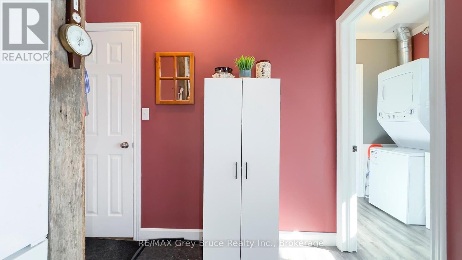 173 5Th Avenue Sw, Arran-Elderslie, ON - Indoor Photo Showing Laundry Room