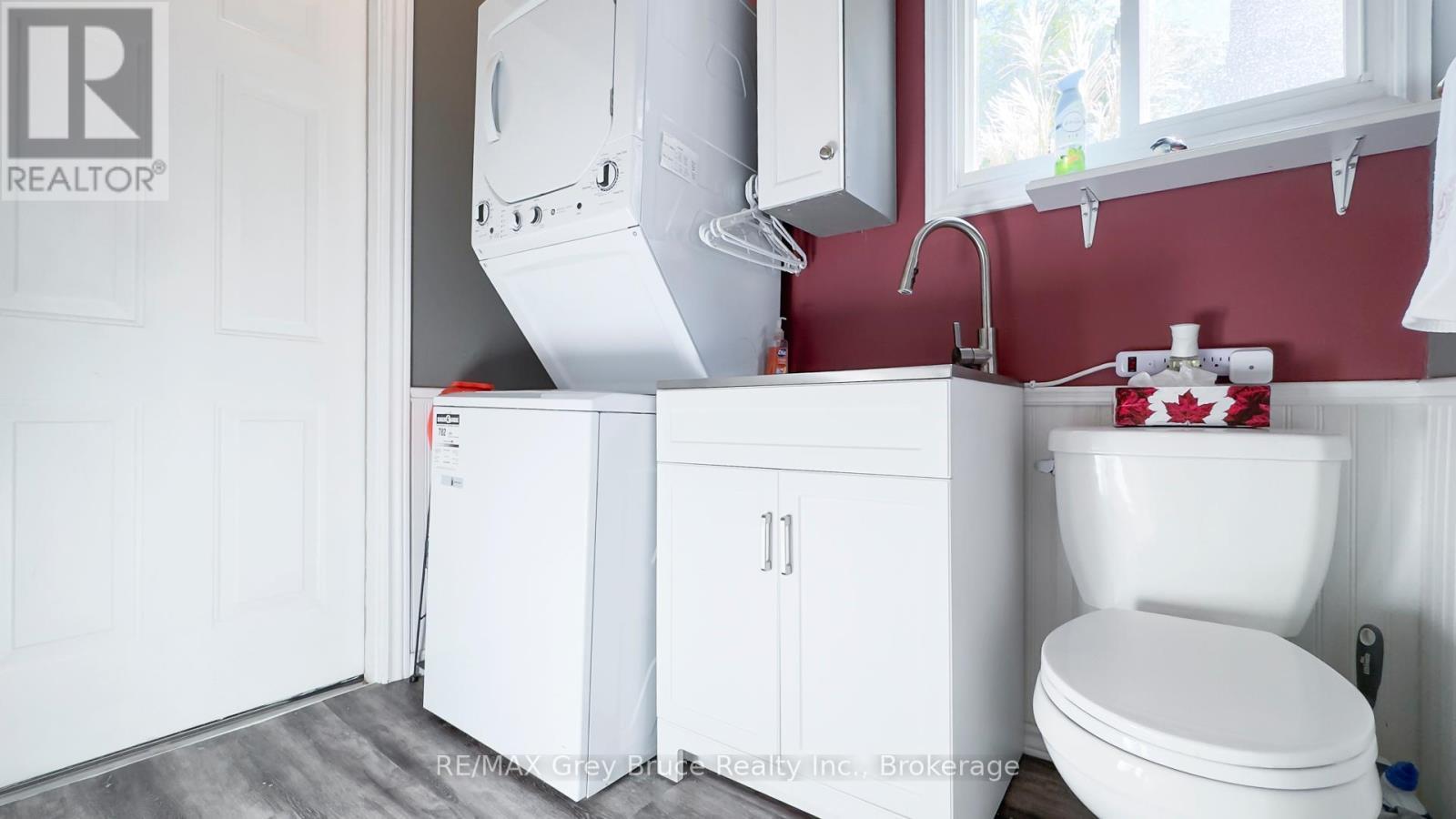 173 5Th Avenue Sw, Arran-Elderslie, ON - Indoor Photo Showing Laundry Room