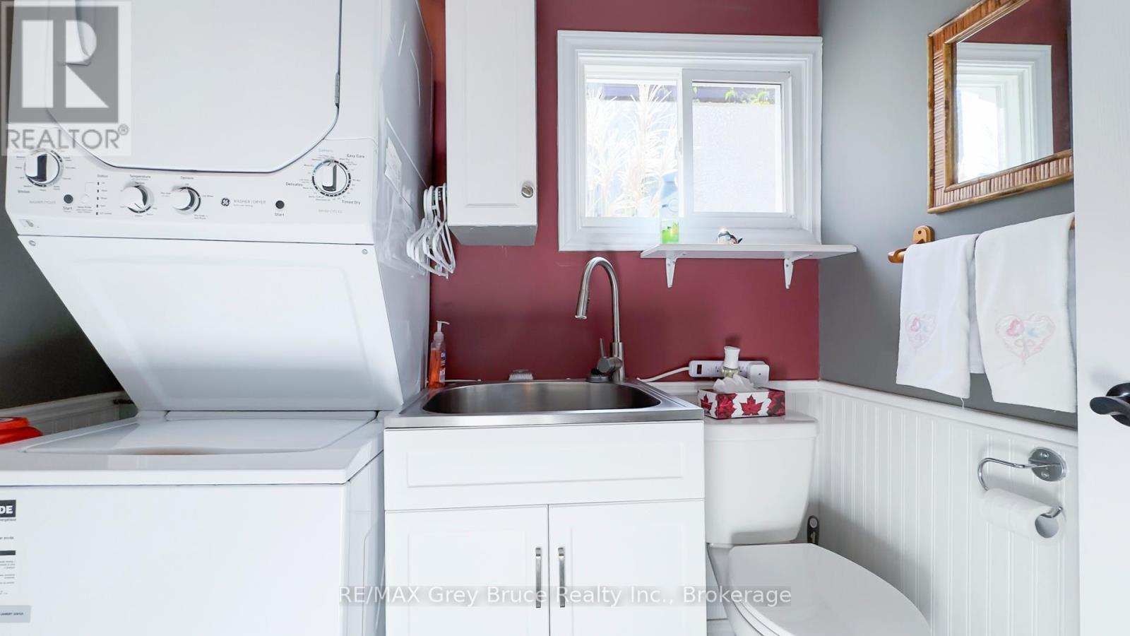 173 5Th Avenue Sw, Arran-Elderslie, ON - Indoor Photo Showing Laundry Room