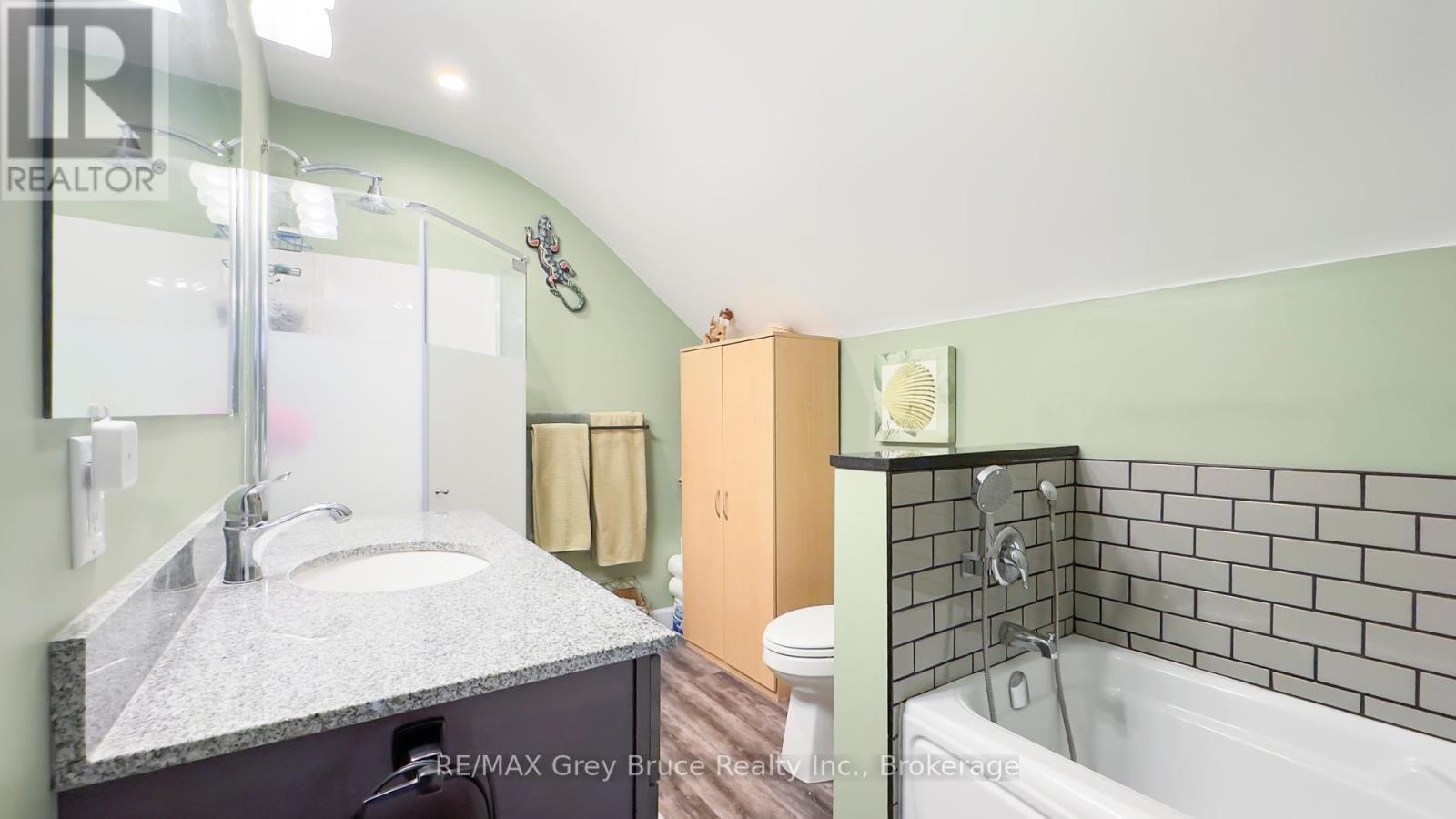 173 5Th Avenue Sw, Arran-Elderslie, ON - Indoor Photo Showing Bathroom