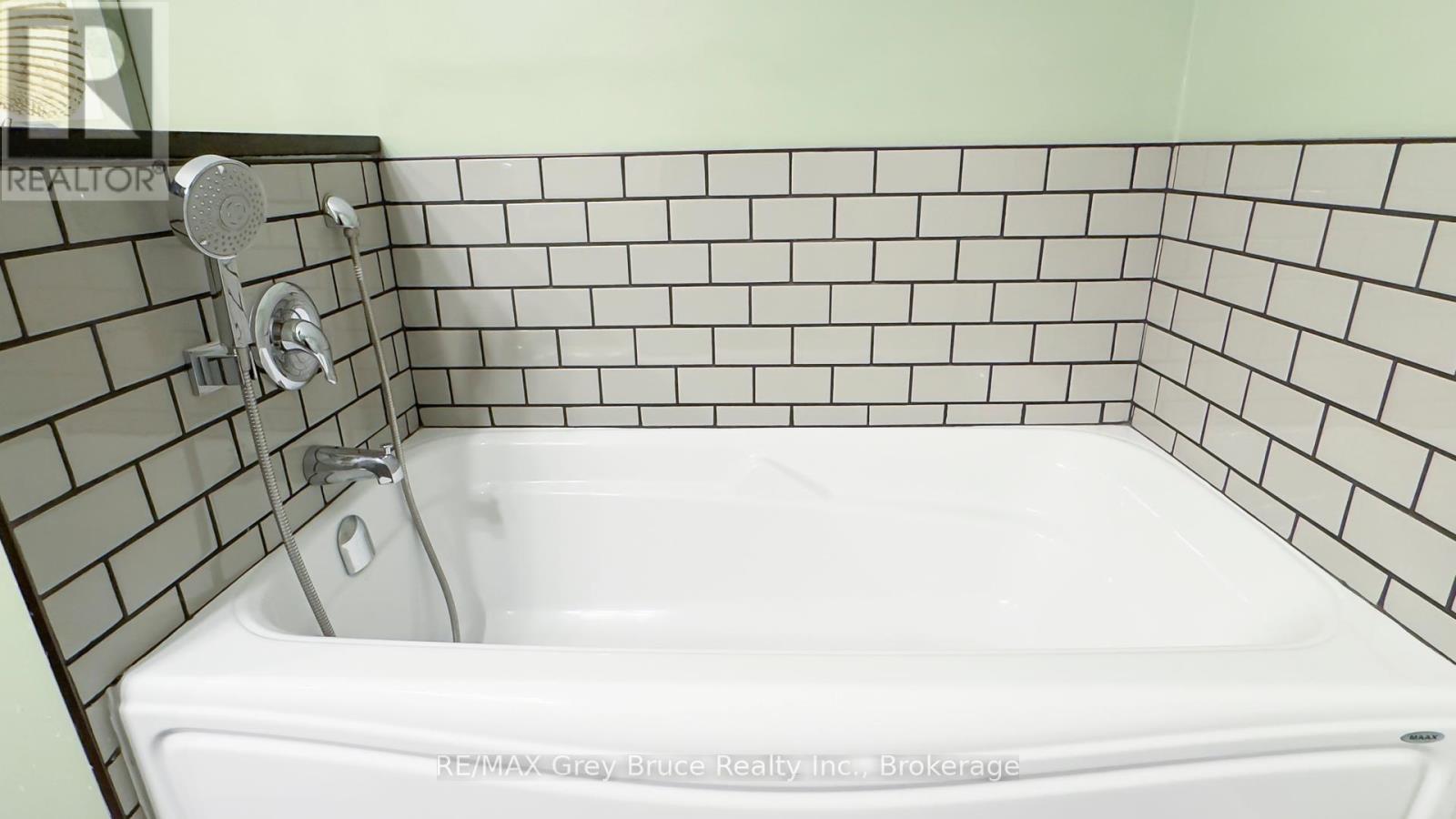 173 5Th Avenue Sw, Arran-Elderslie, ON - Indoor Photo Showing Bathroom