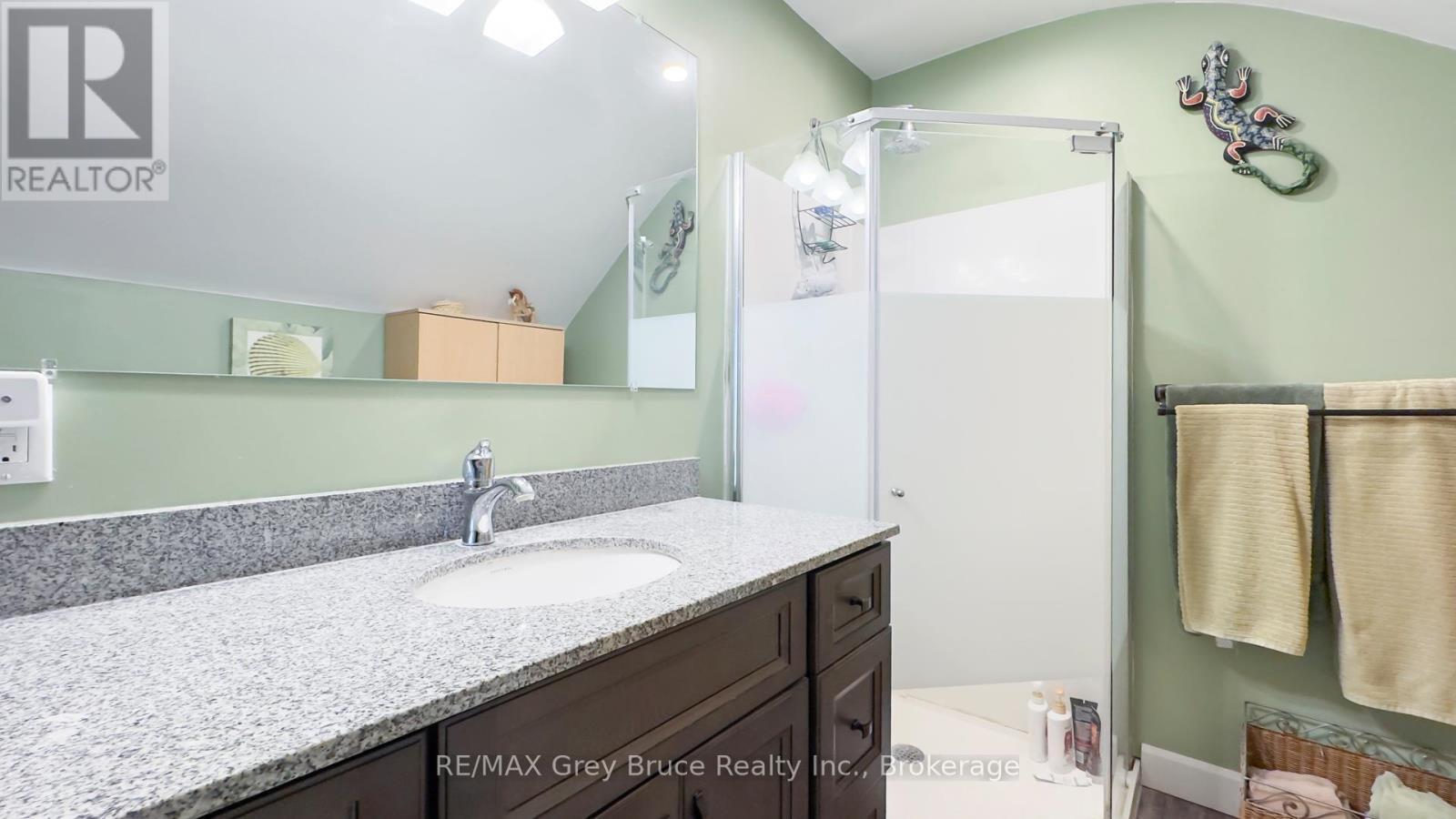 173 5Th Avenue Sw, Arran-Elderslie, ON - Indoor Photo Showing Bathroom