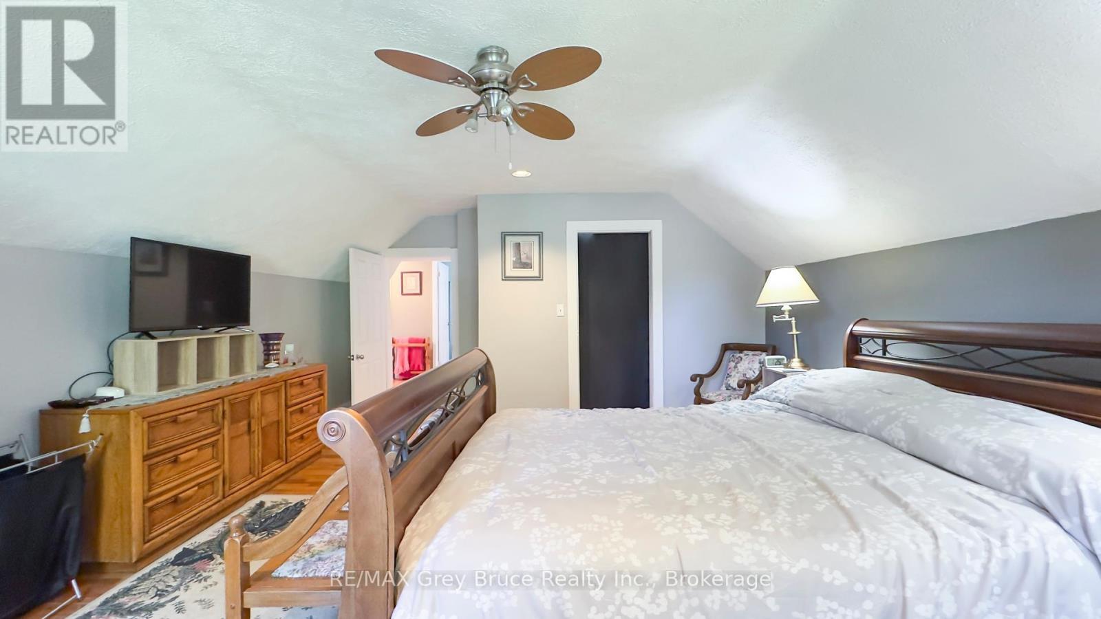 173 5Th Avenue Sw, Arran-Elderslie, ON - Indoor Photo Showing Bedroom