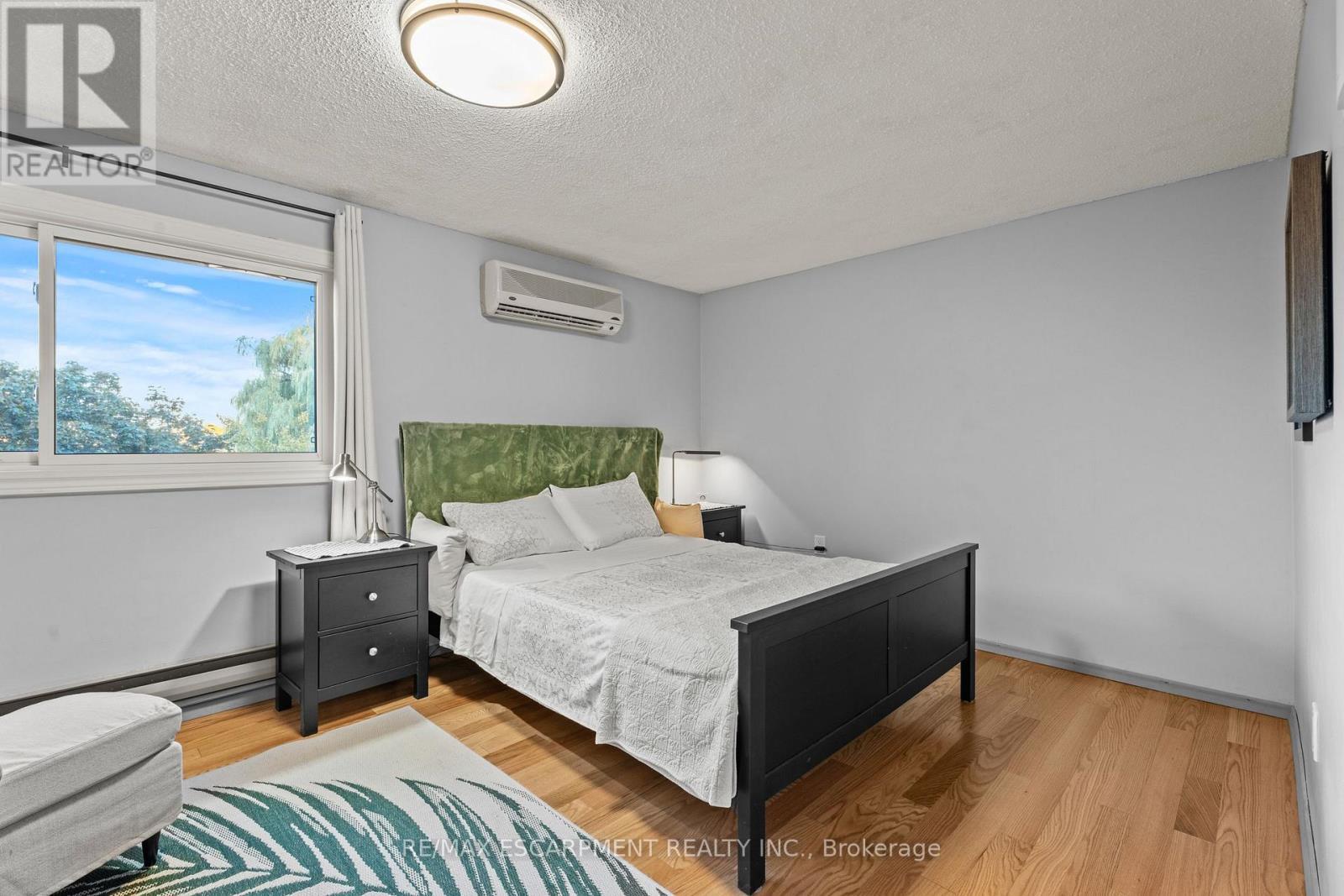7 - 1967 Main Street W, Hamilton, ON - Indoor Photo Showing Bedroom