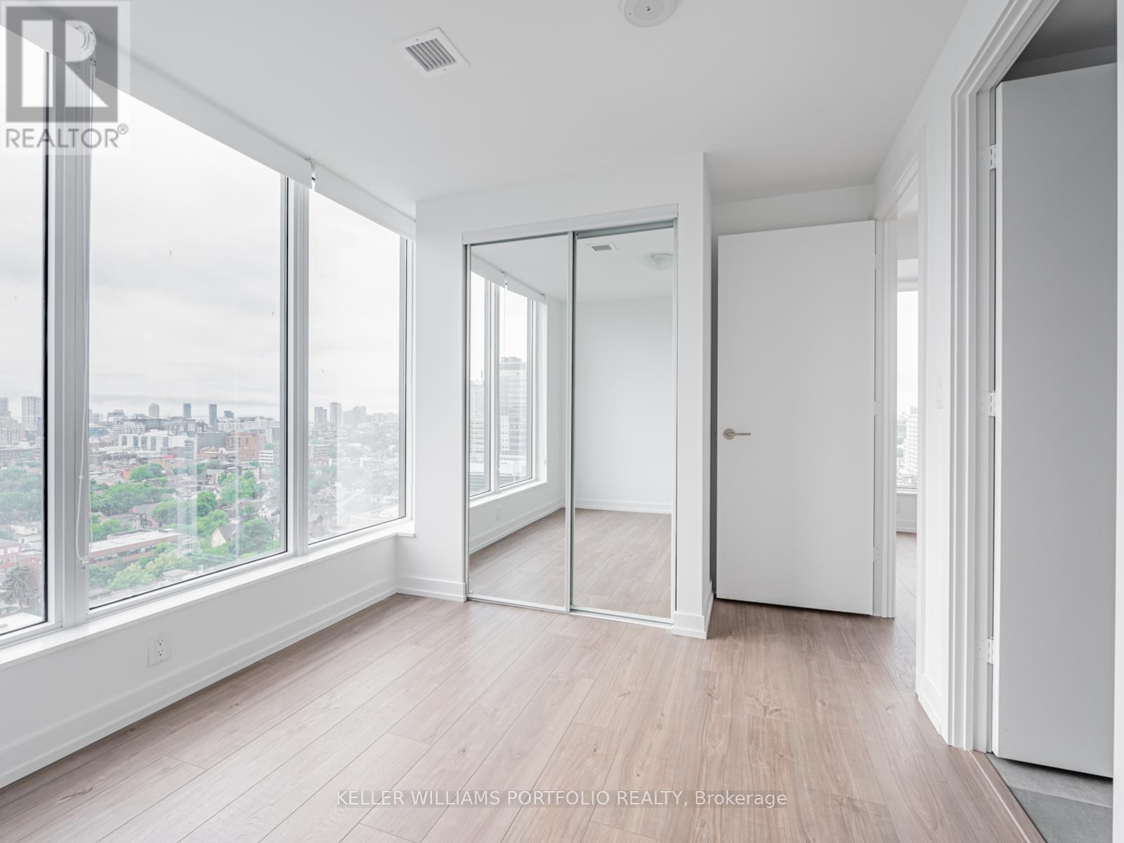 1702 - 203 College Street, Toronto, ON - Indoor Photo Showing Other Room