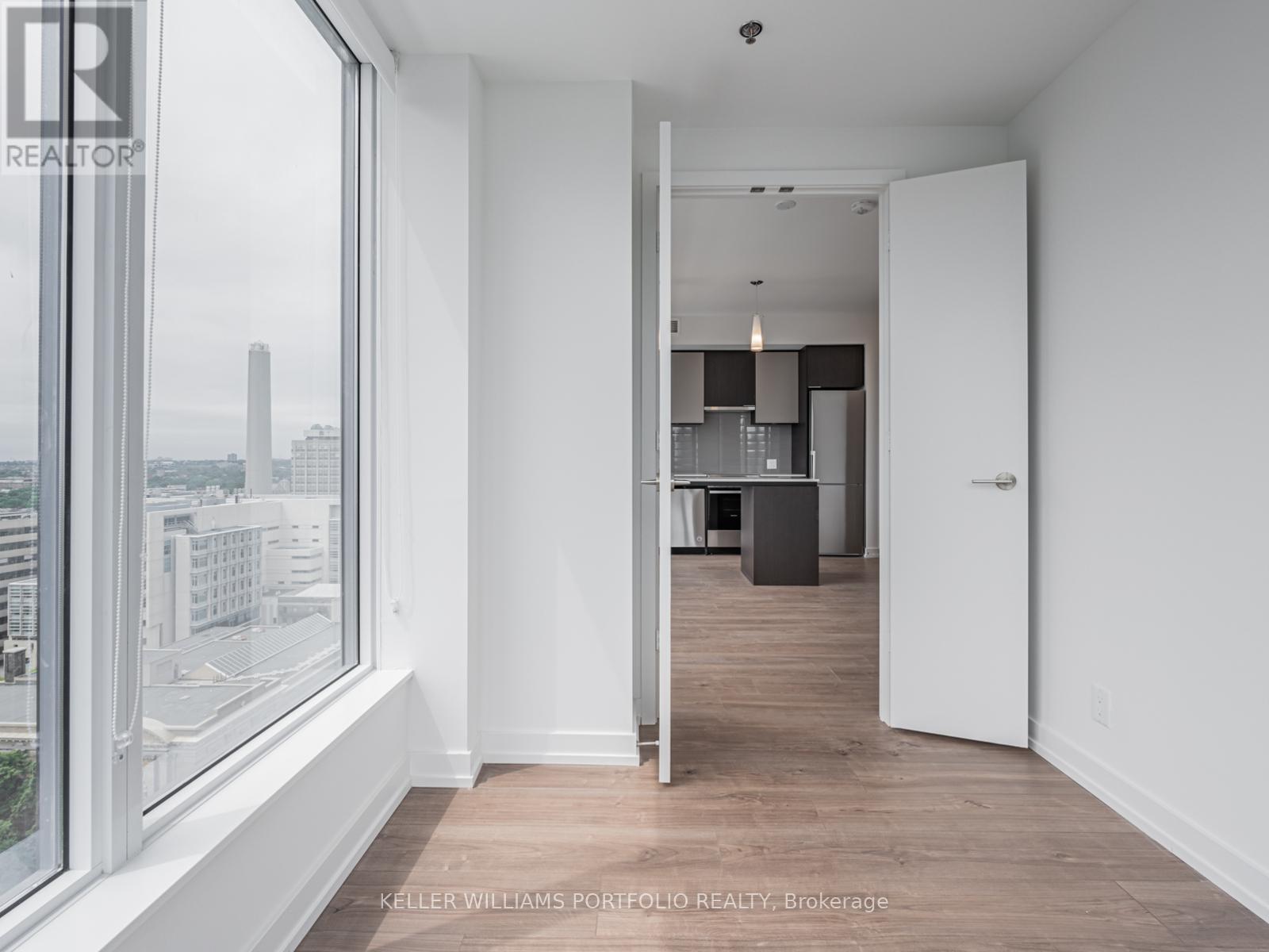 1702 - 203 College Street, Toronto, ON - Indoor Photo Showing Other Room