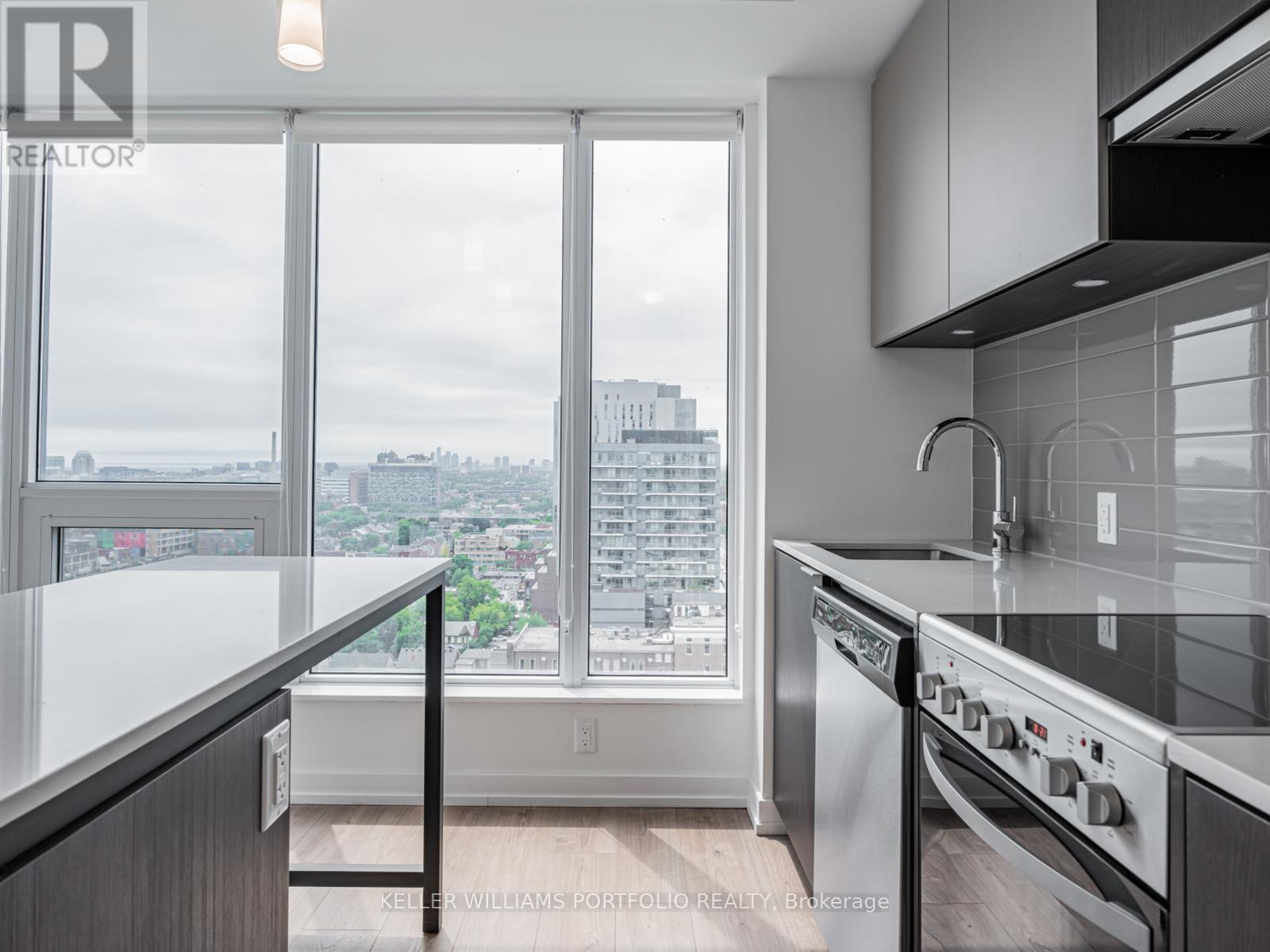1702 - 203 College Street, Toronto, ON - Indoor Photo Showing Kitchen With Upgraded Kitchen