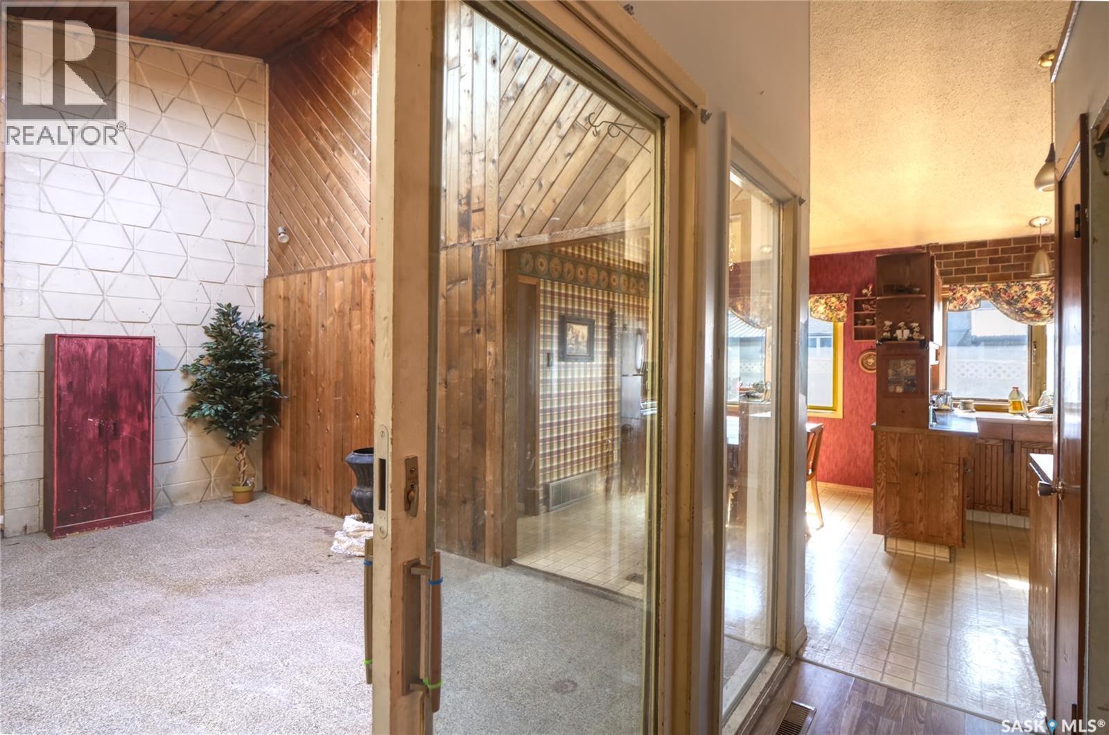 1211 Gordon Road, Moose Jaw, SK - Indoor Photo Showing Other Room