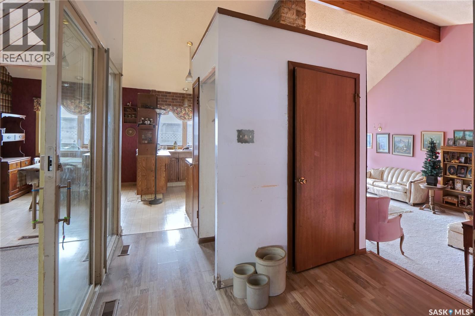 1211 Gordon Road, Moose Jaw, SK - Indoor Photo Showing Other Room