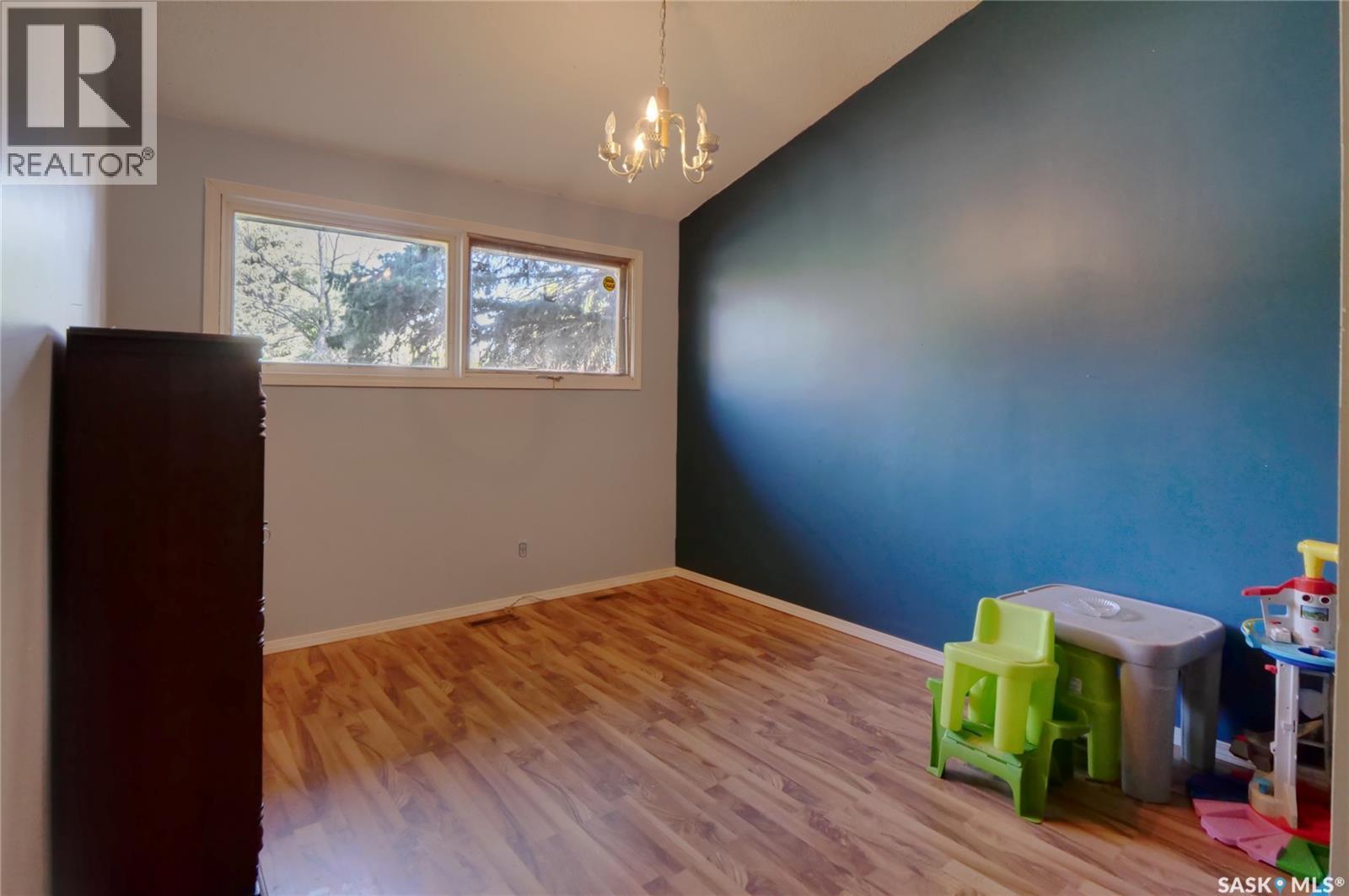 1211 Gordon Road, Moose Jaw, SK - Indoor Photo Showing Other Room