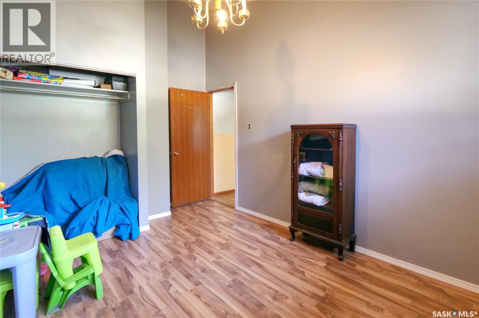 1211 Gordon Road, Moose Jaw, SK - Indoor