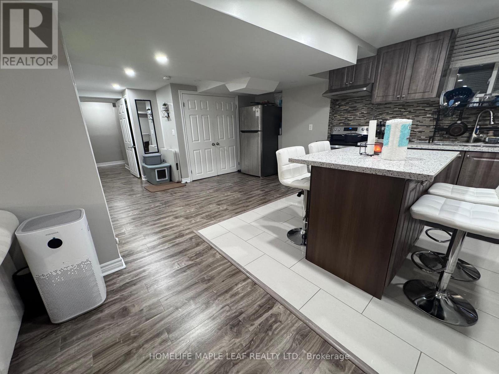 Bsmt - 10 Templeton Court, Brampton, ON - Indoor Photo Showing Kitchen