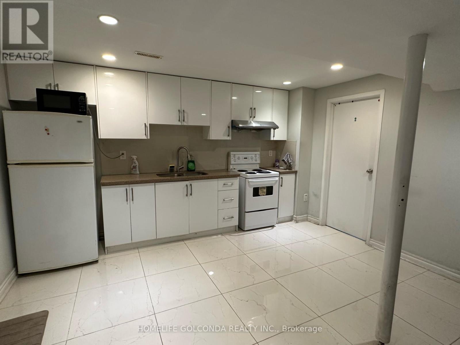37 Halder Crescent, Markham, ON - Indoor Photo Showing Kitchen
