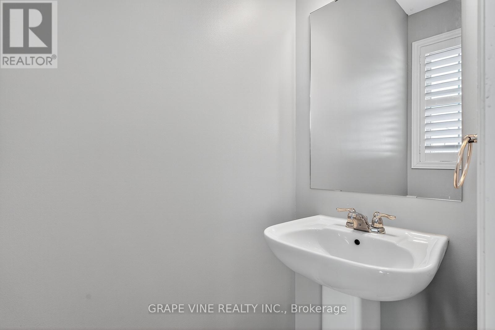 72 Remora Way, Ottawa, ON - Indoor Photo Showing Bathroom