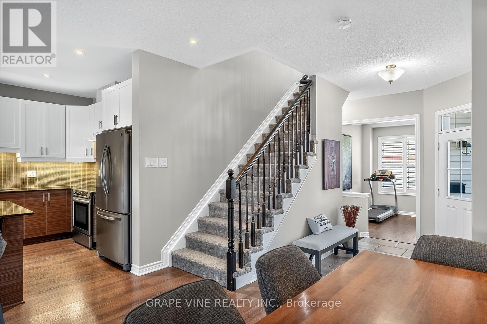 72 Remora Way, Ottawa, ON - Indoor Photo Showing Kitchen