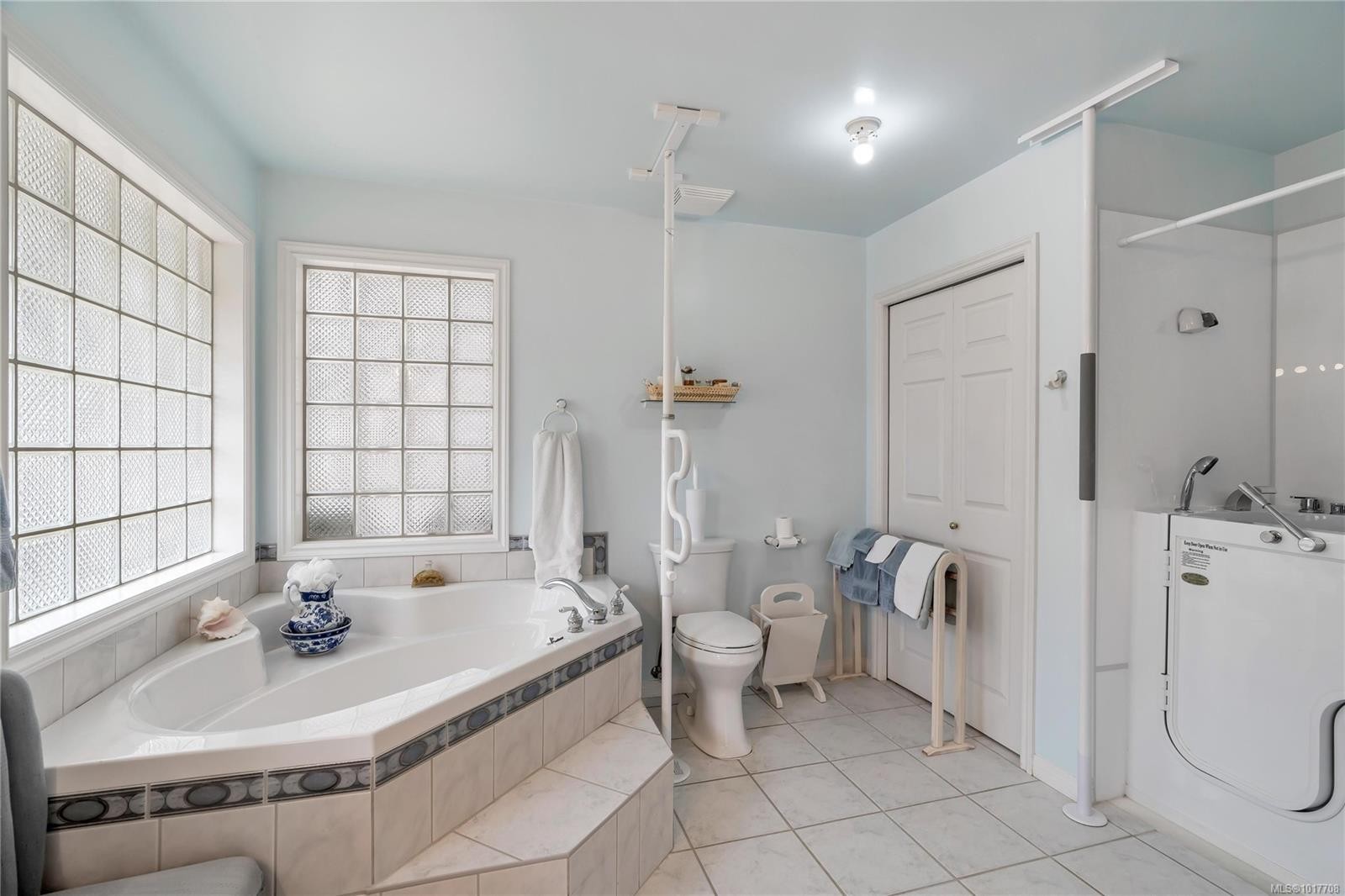 6572 Bird'S Eye Dr, Duncan, BC