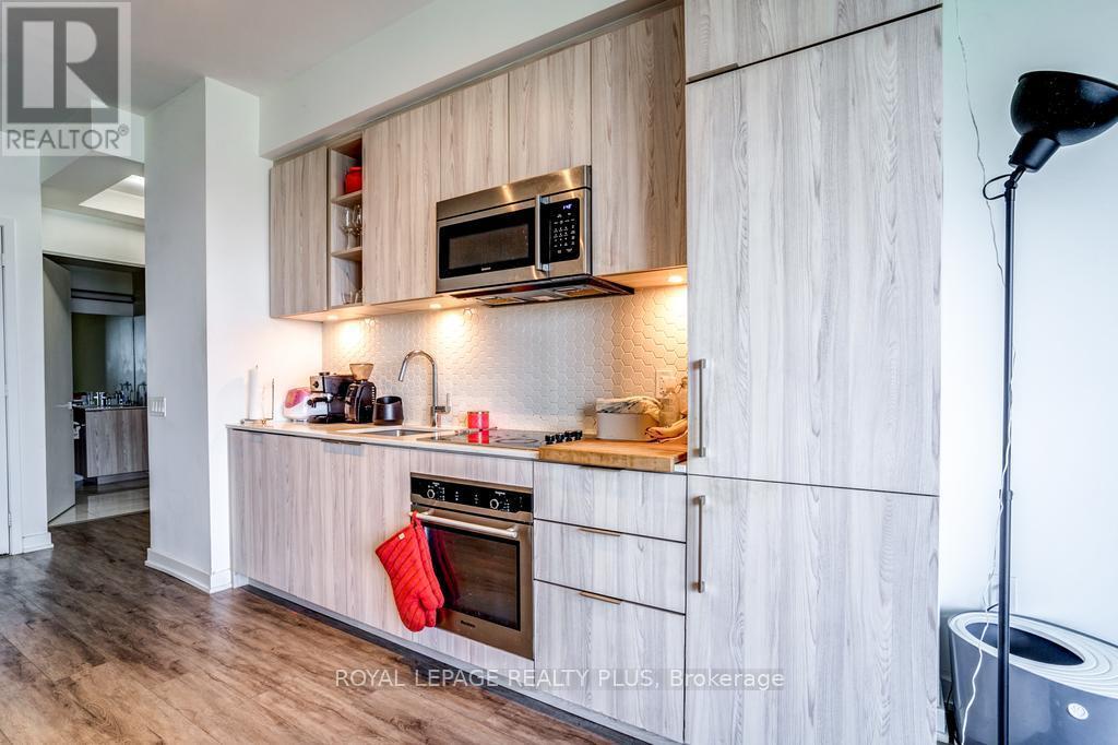 1407 - 50 Ordnance Street, Toronto, ON - Indoor Photo Showing Kitchen