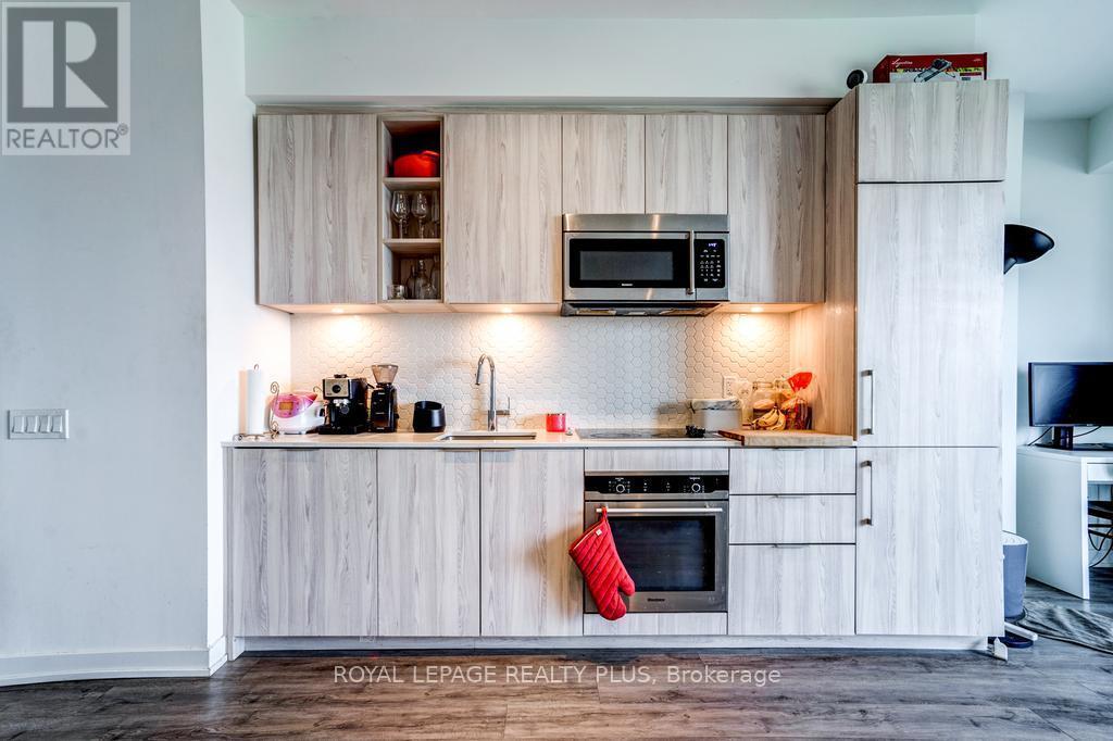 1407 - 50 Ordnance Street, Toronto, ON - Indoor Photo Showing Kitchen