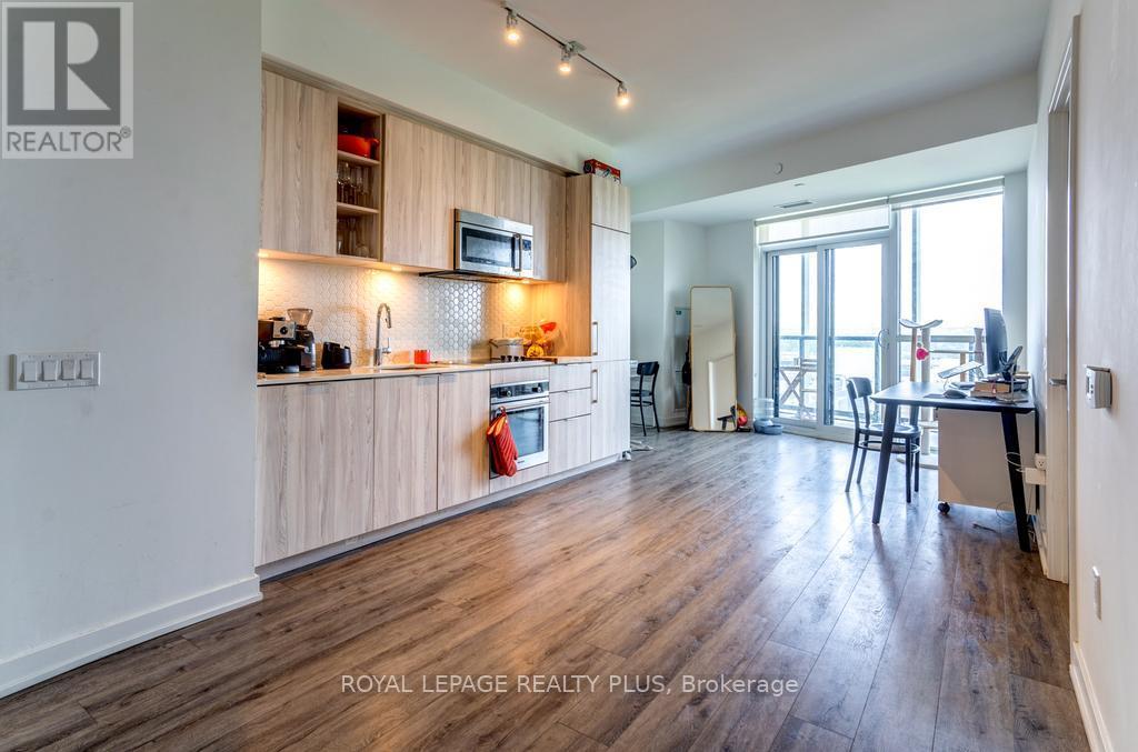 1407 - 50 Ordnance Street, Toronto, ON - Indoor Photo Showing Kitchen