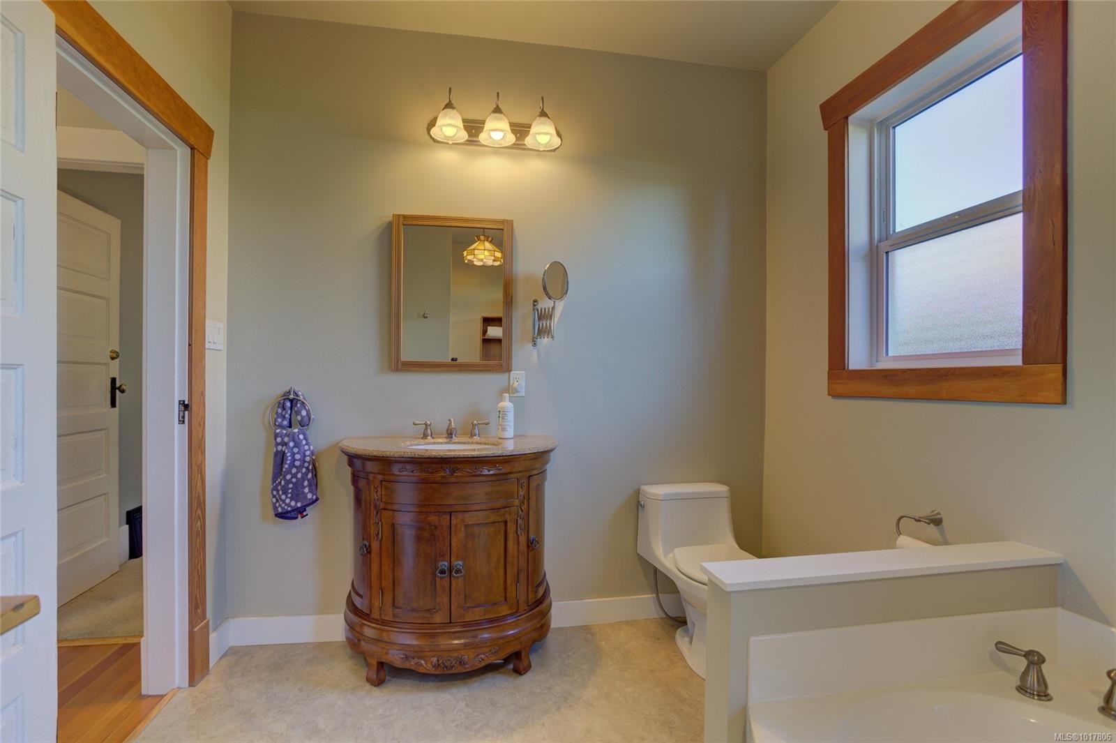 58 Pine St, Nanaimo, BC