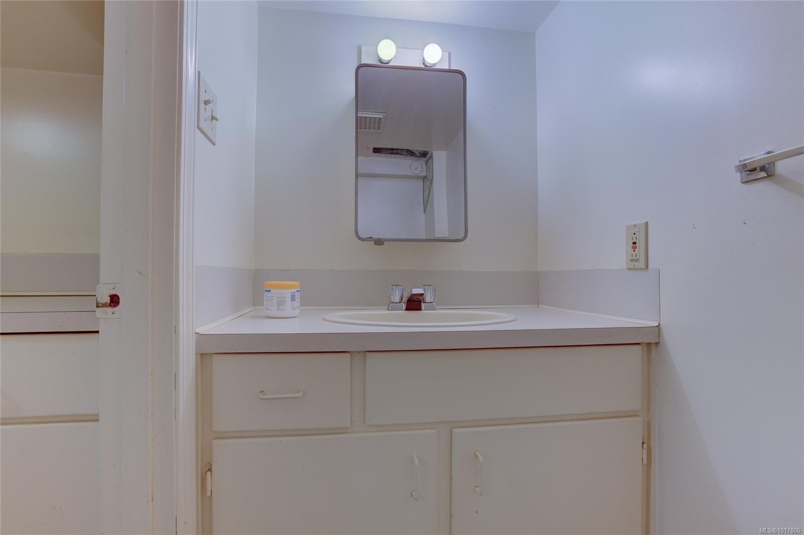 58 Pine St, Nanaimo, BC