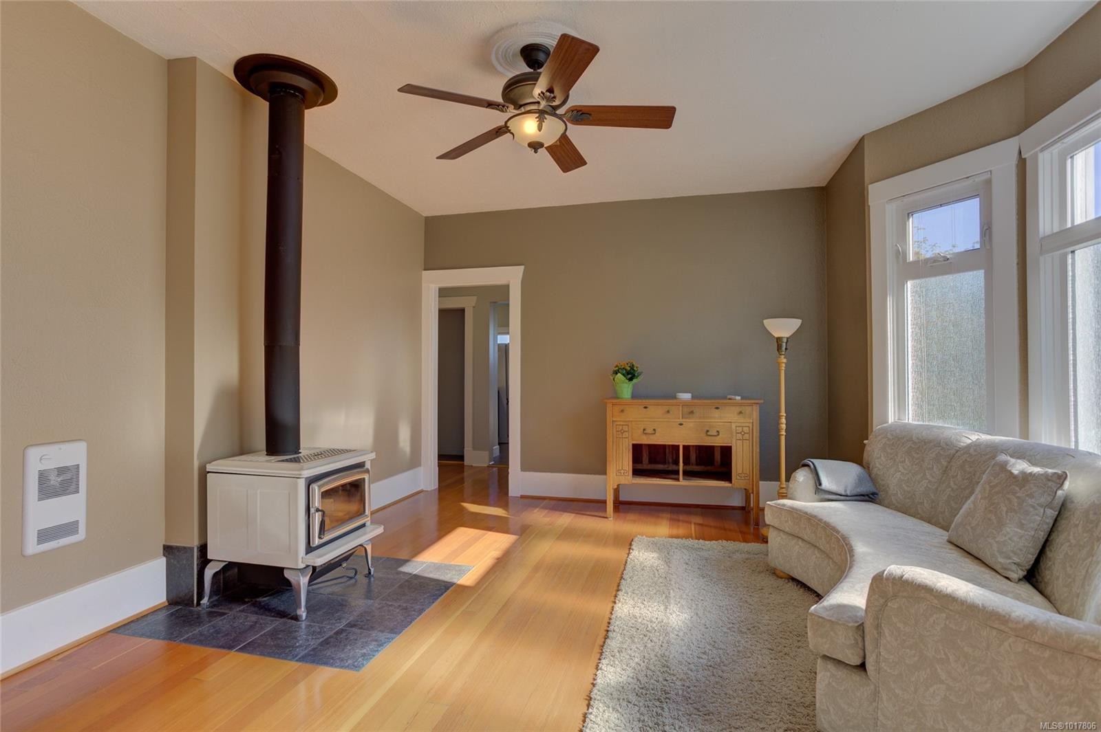 58 Pine St, Nanaimo, BC