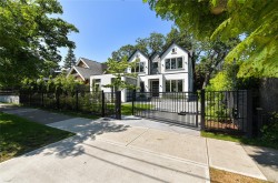 2314 Windsor Rd Oak Bay, BC V8S 3E3