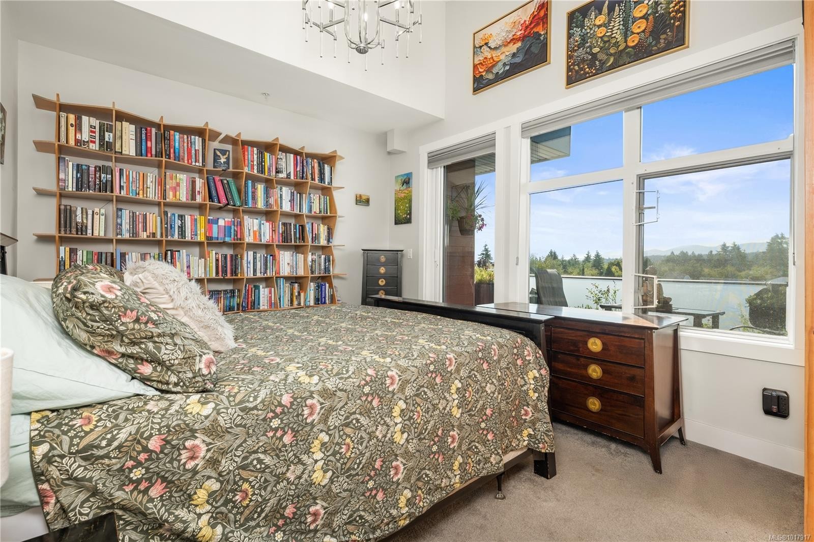 301-525 Third St, Nanaimo, BC - Indoor Photo Showing Bedroom