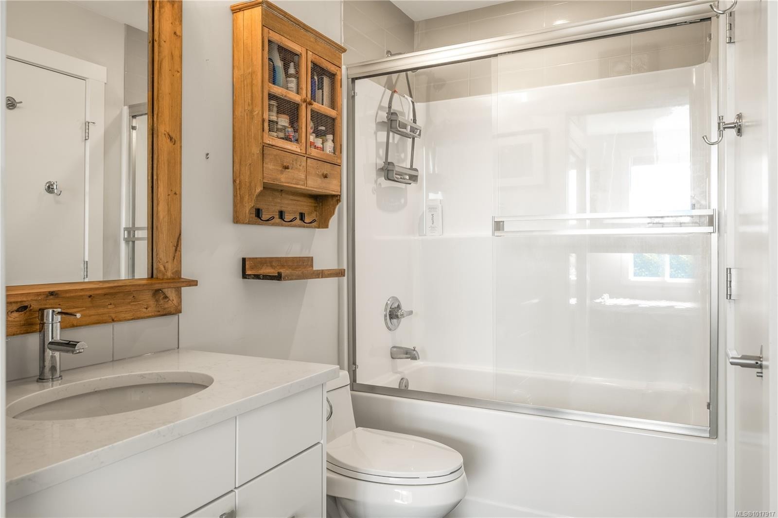 301-525 Third St, Nanaimo, BC - Indoor Photo Showing Bathroom