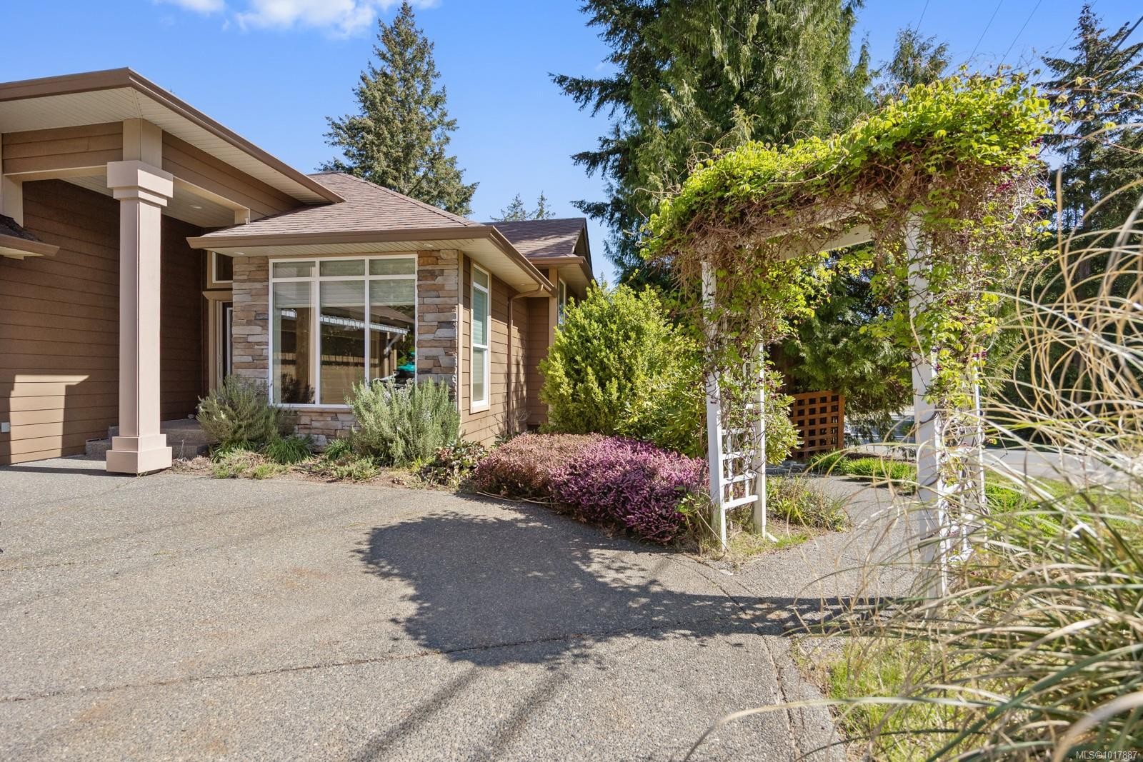 3101 Klanawa Cres, Courtenay, BC