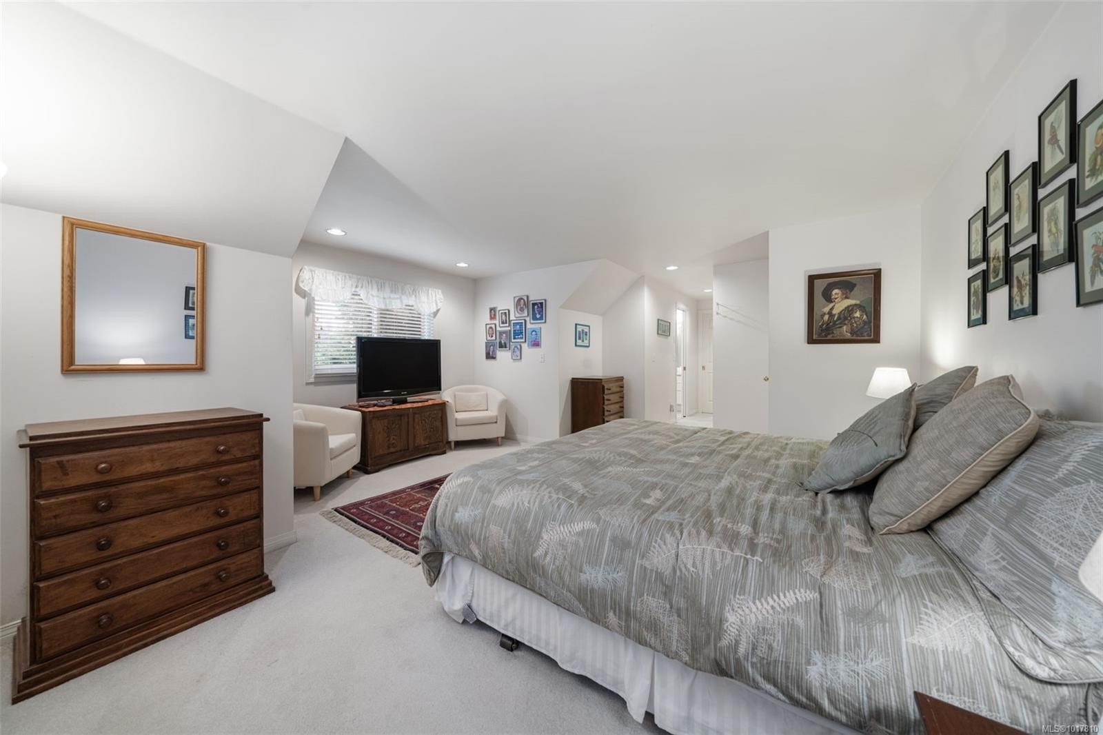 1741 Barrie Rd, Saanich, BC