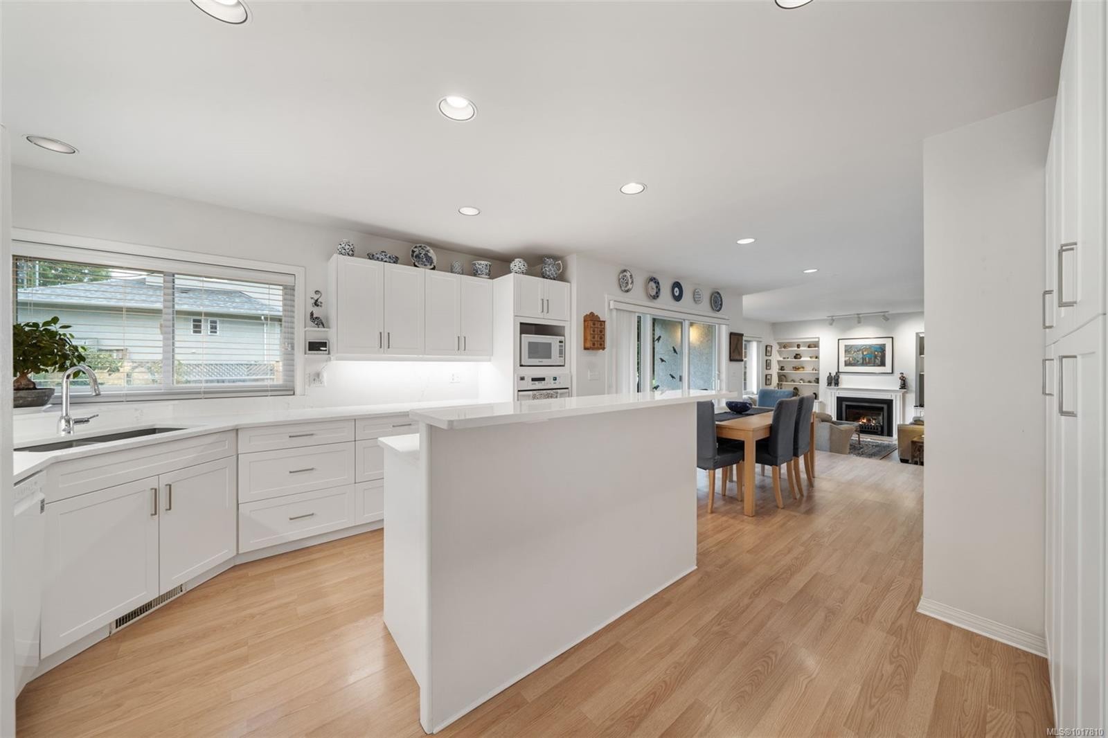 1741 Barrie Rd, Saanich, BC