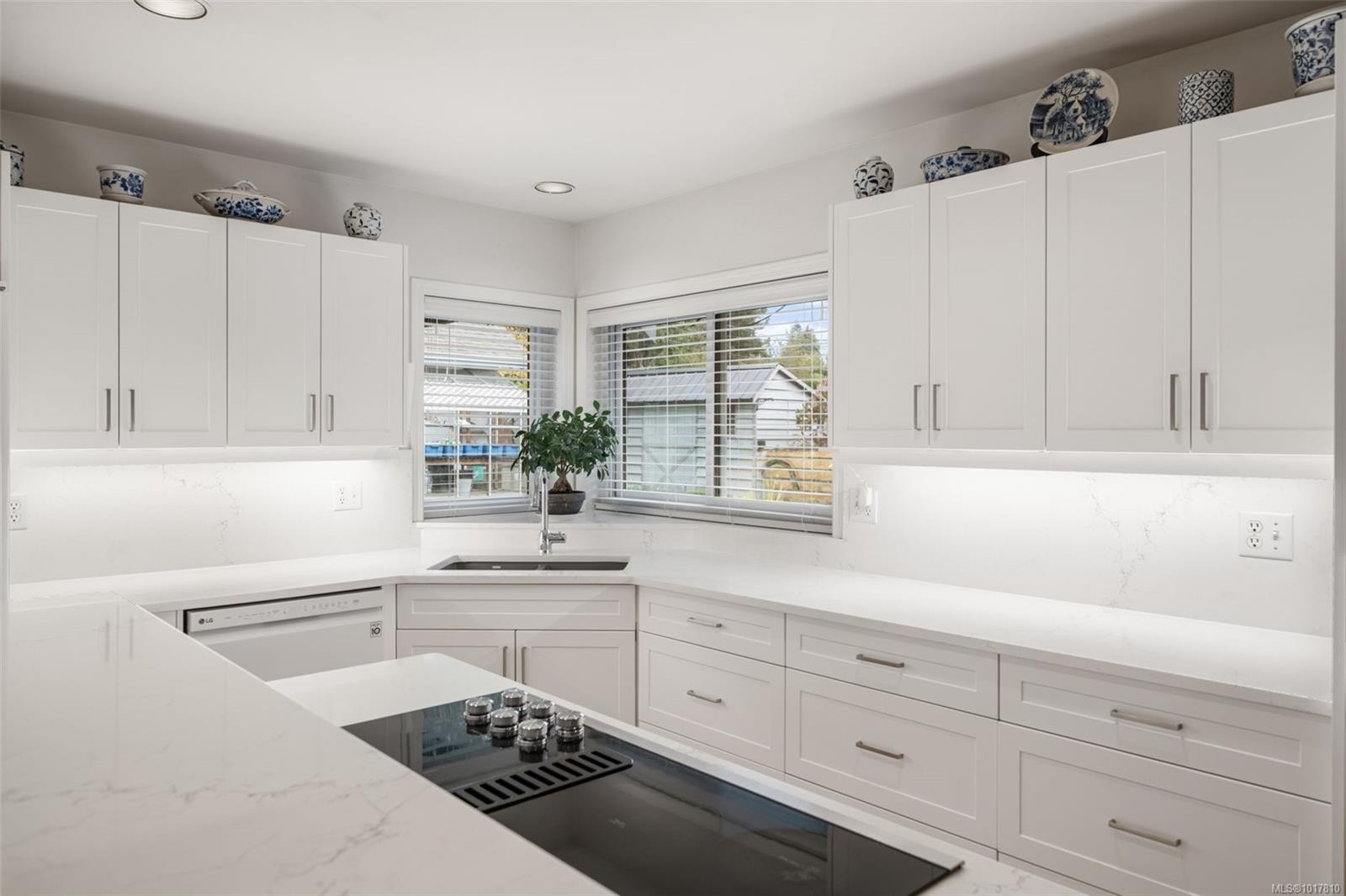 1741 Barrie Rd, Saanich, BC